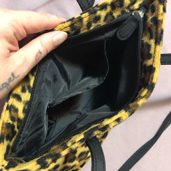 Leopard Print Shoulder Bag - Picture 6 of 8